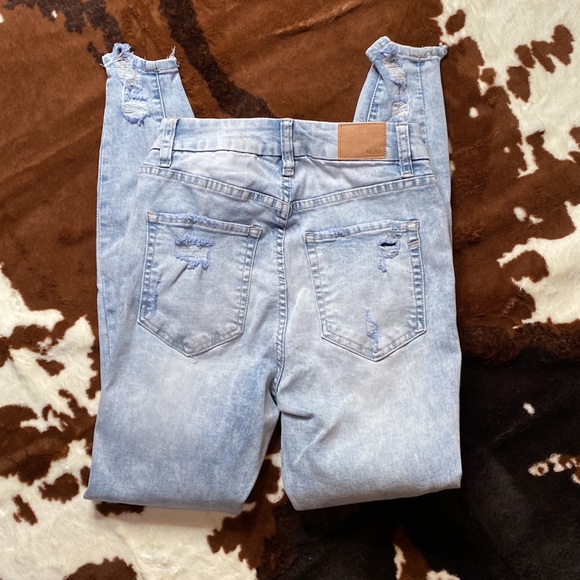 Aeropostale Acid Wash Ripped Jeggings size 4. NWOT - Picture 4 of 4